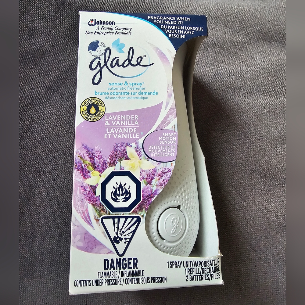 glade Sense and Spray Automatic Refresher